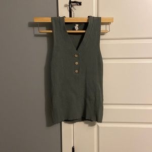 Dark green fitted tank top with buttons size medium